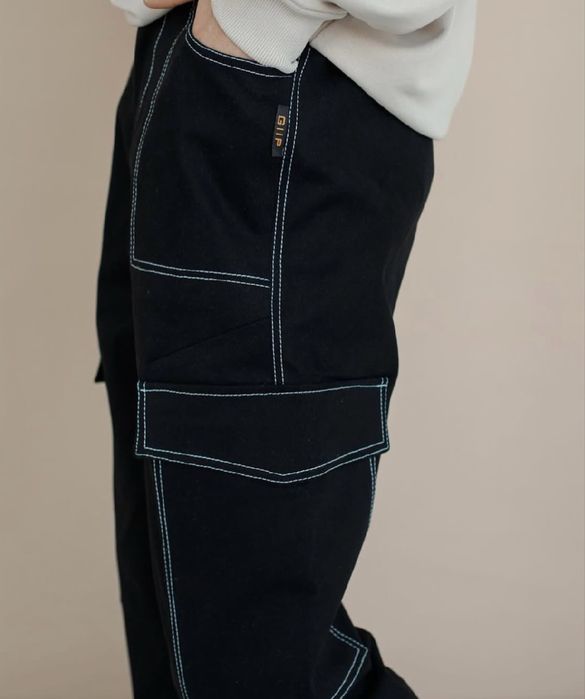 Штани універсального стильного крою . Трендові прошивки !