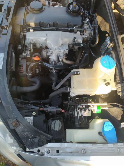 Audi a4 b7  2.0 tdi LY7W roleta zderzak grill drzwi skrzynia części