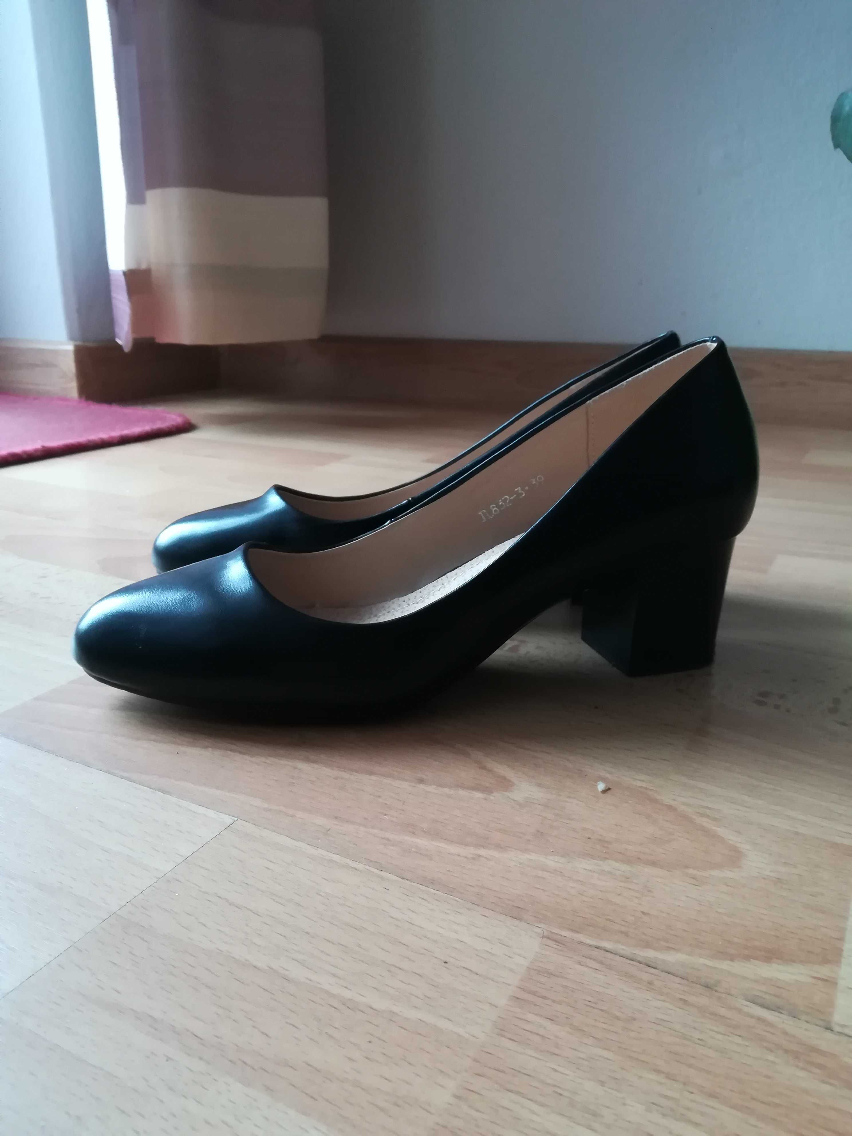 Buty damskie czółenka 39