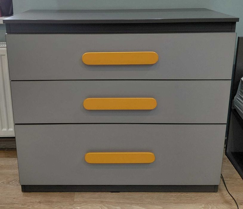 Zestaw mebli dziecięcych / młodzieżowych.