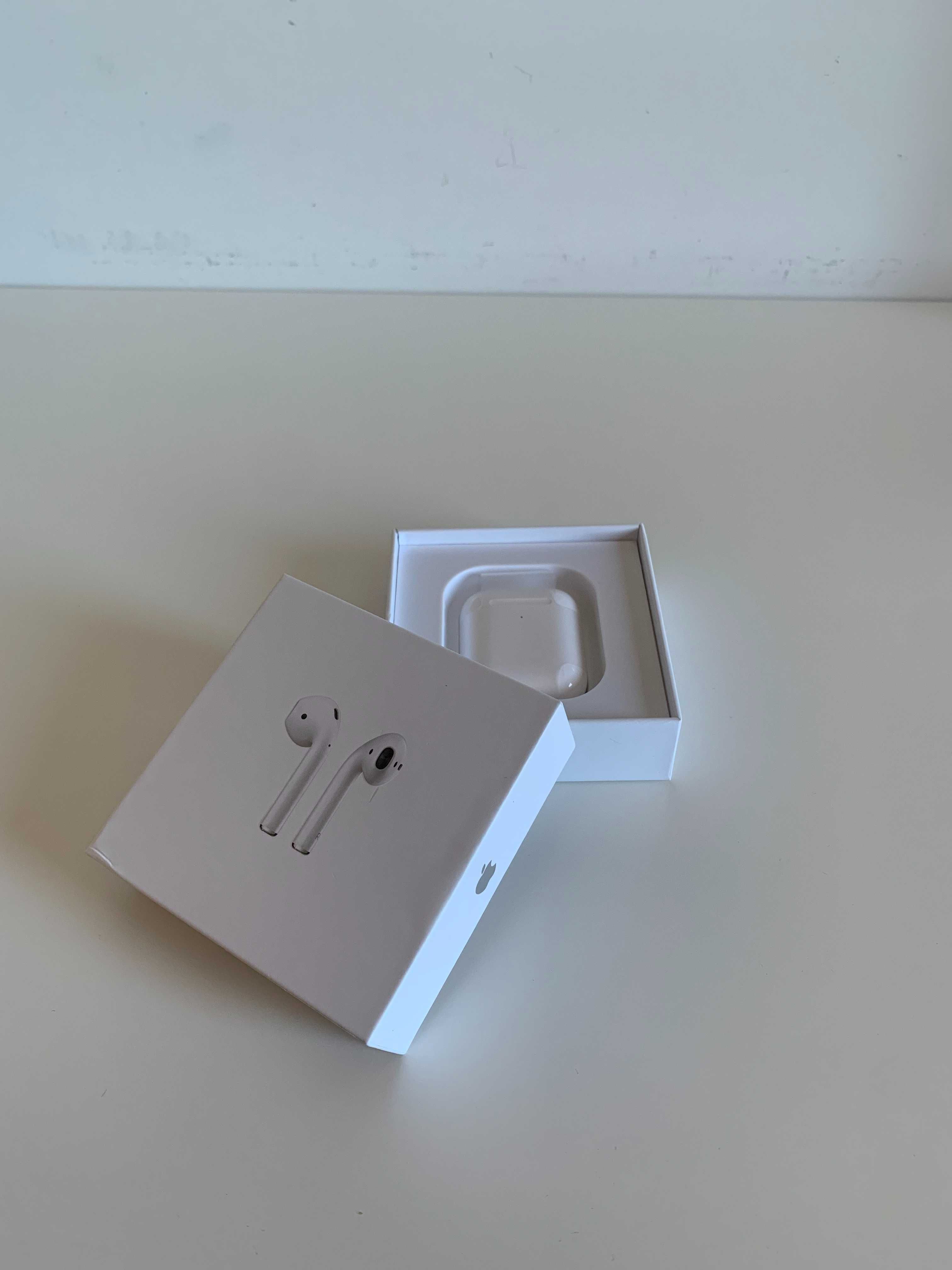 Apple Airpods Gen 2 - wireless charger