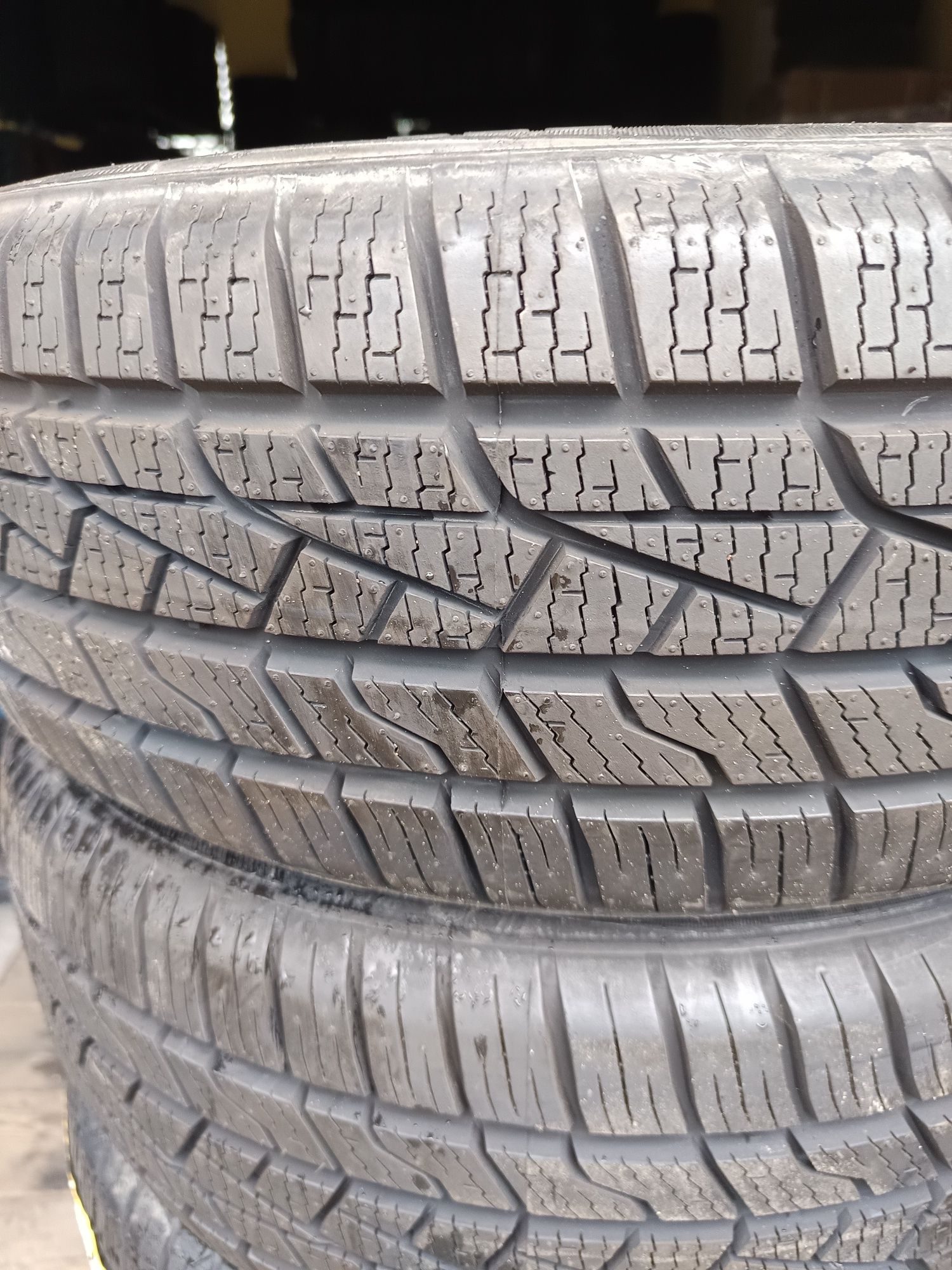 Opony całoroczne w rozmiarze 195/55 r16 nowa