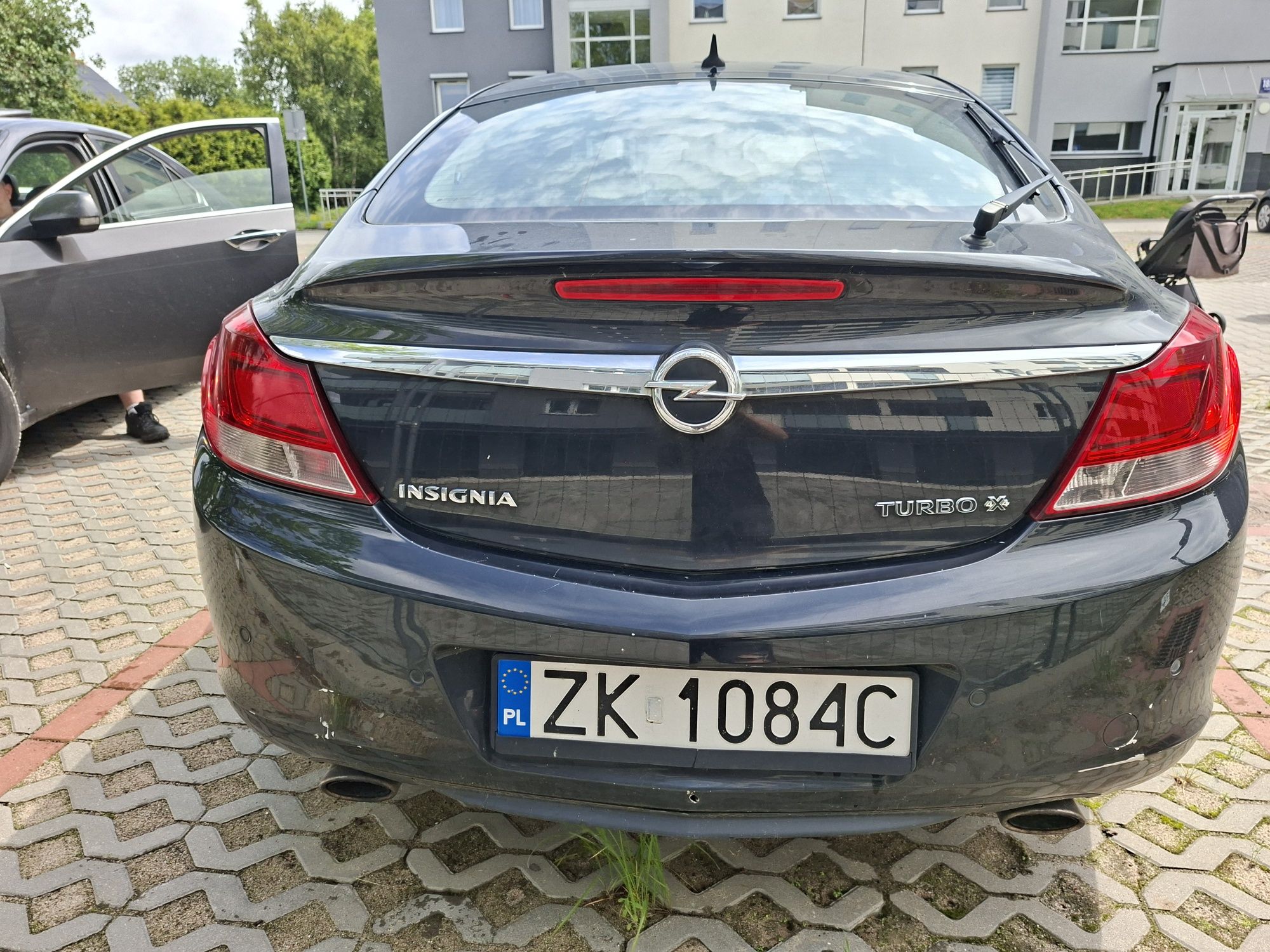 Uszkodzony Opel Insignia 2.0t 220ps 4x4 Cosmo