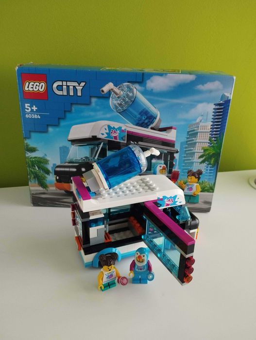LEGO City Carrinha Escorregadia do Pinguim