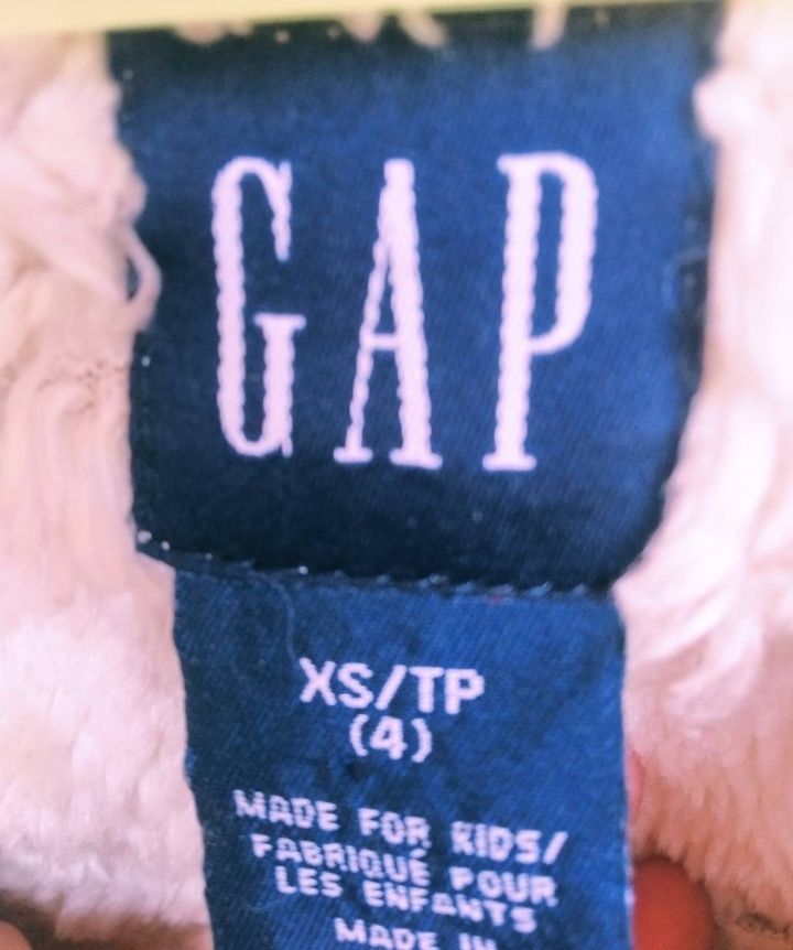 Дублёнка нежно голубого цвета бренд  GAP.
