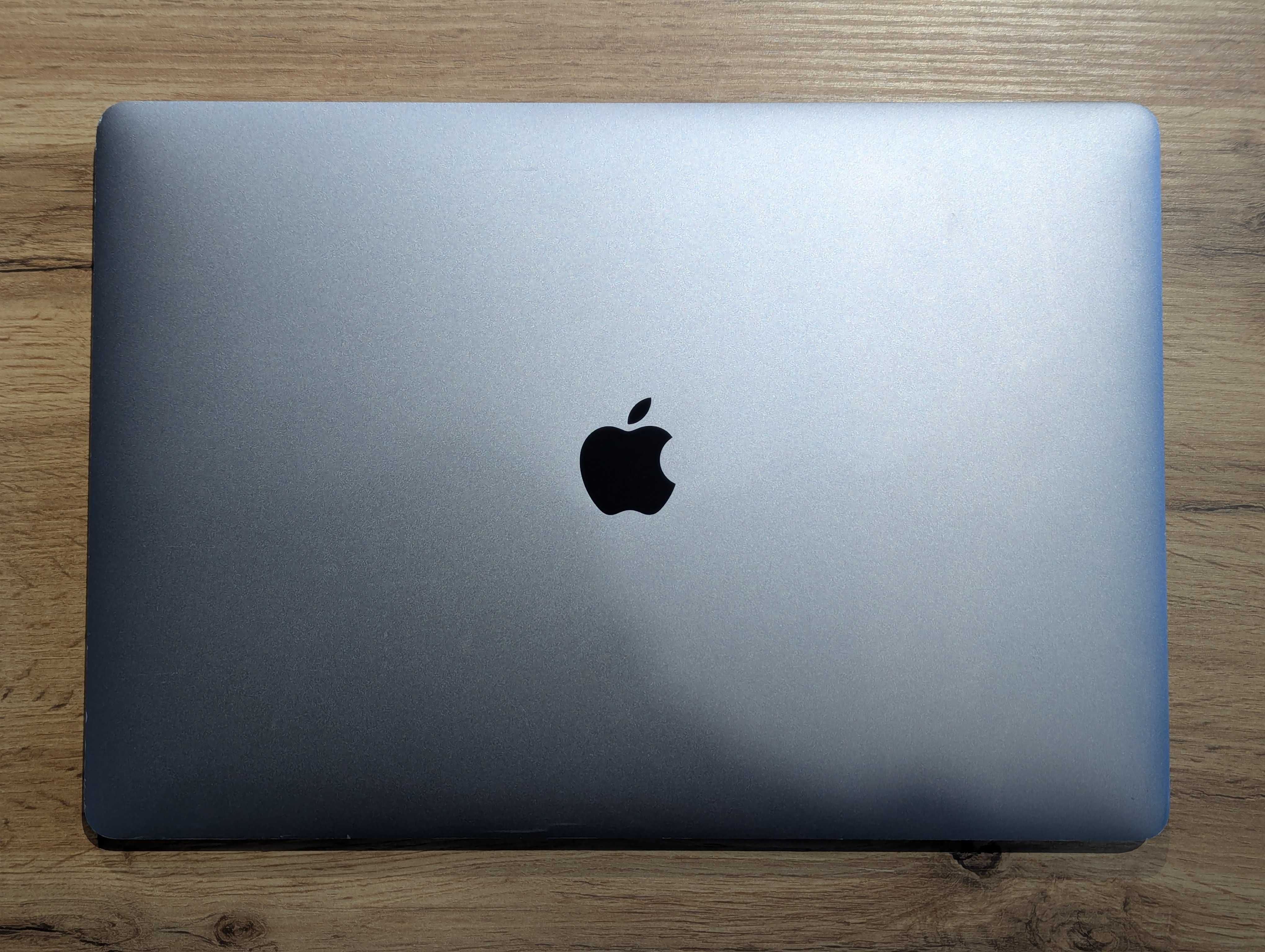 Macbook pro 15 2017 core i7 2.8ghz 16/512gb pro 555 2gb