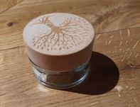 Szklany słoiczek z drewnianą nakrętką poj 50 ml