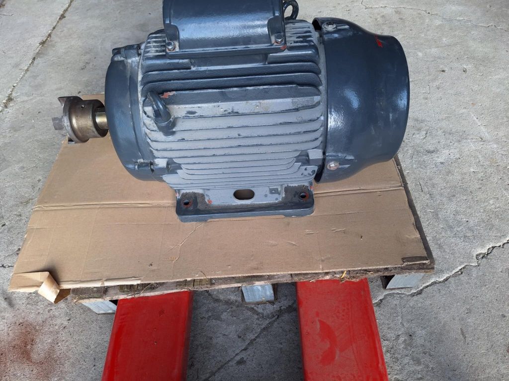 Silnik siłowy 11 kw