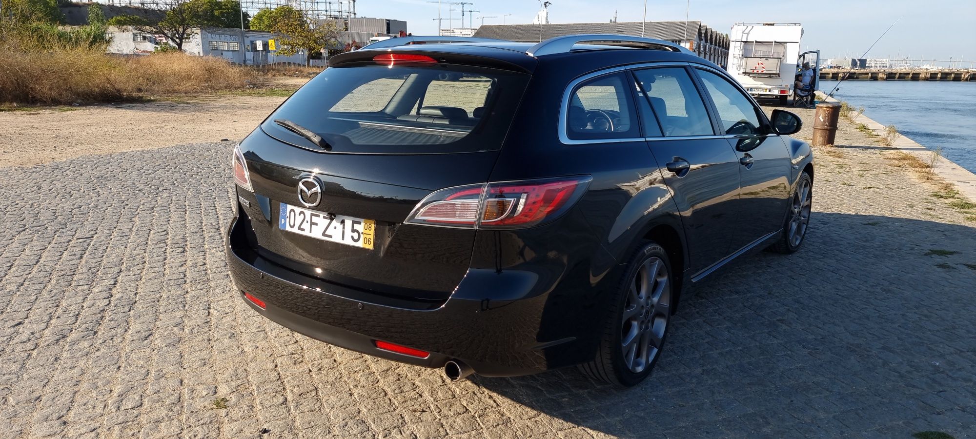 Mazda 6 Mzr Sport 2.0 143cv
Versao sport
Som Bose
Farois bixenon
Banco