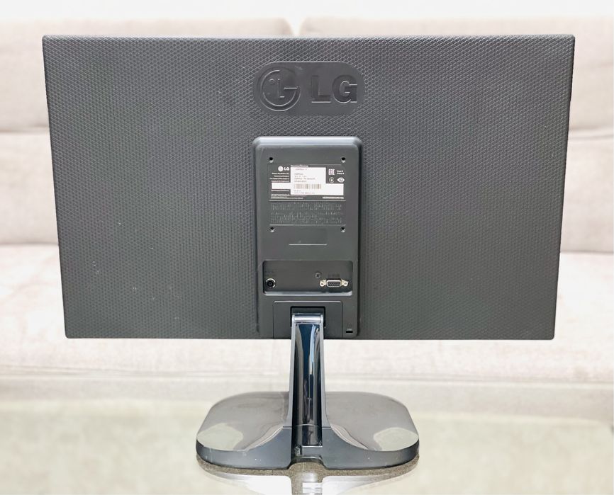 Монитор 23" LG 23MP55A-P /VGA/IPS(FullHD)