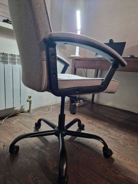 Продам нове офісне крісло SKODSBORG