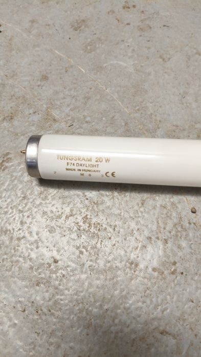 Świetlówki 20w/230v