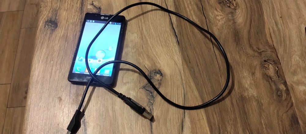 Telefon smartfon LG P710