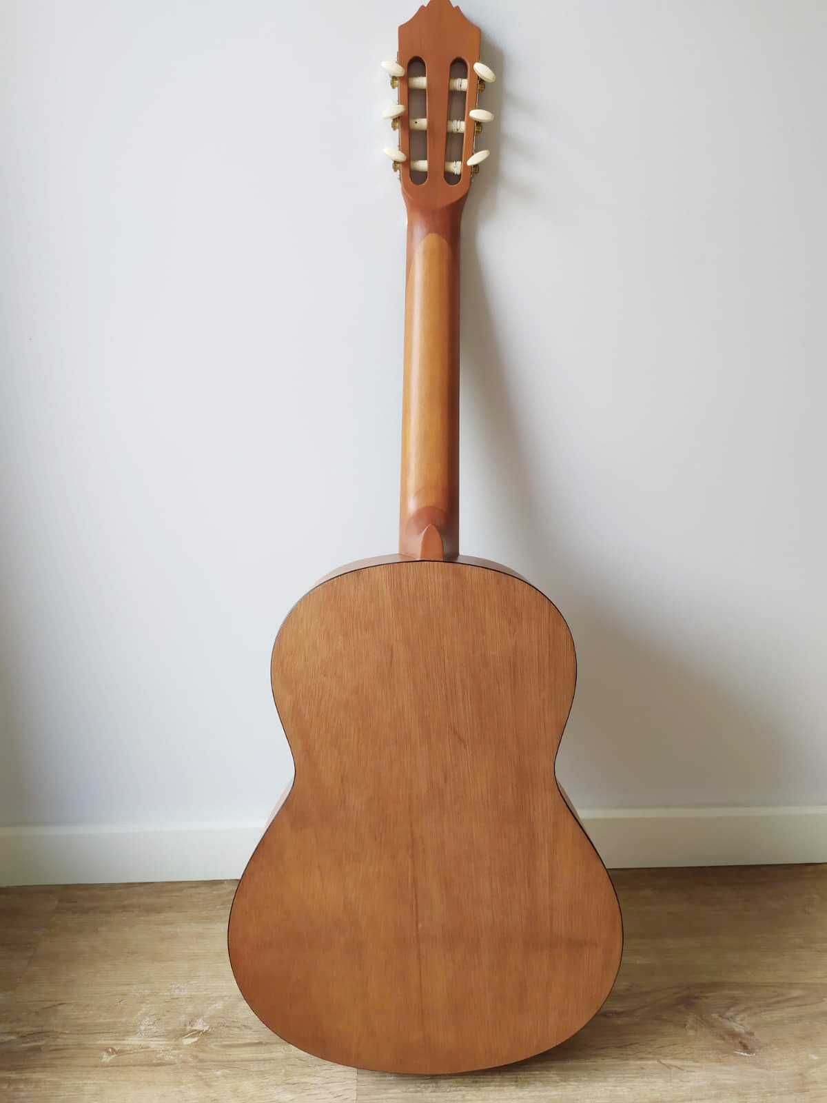 Guitarra Yamaha C40 com suporte, super bonita e em estado impecável