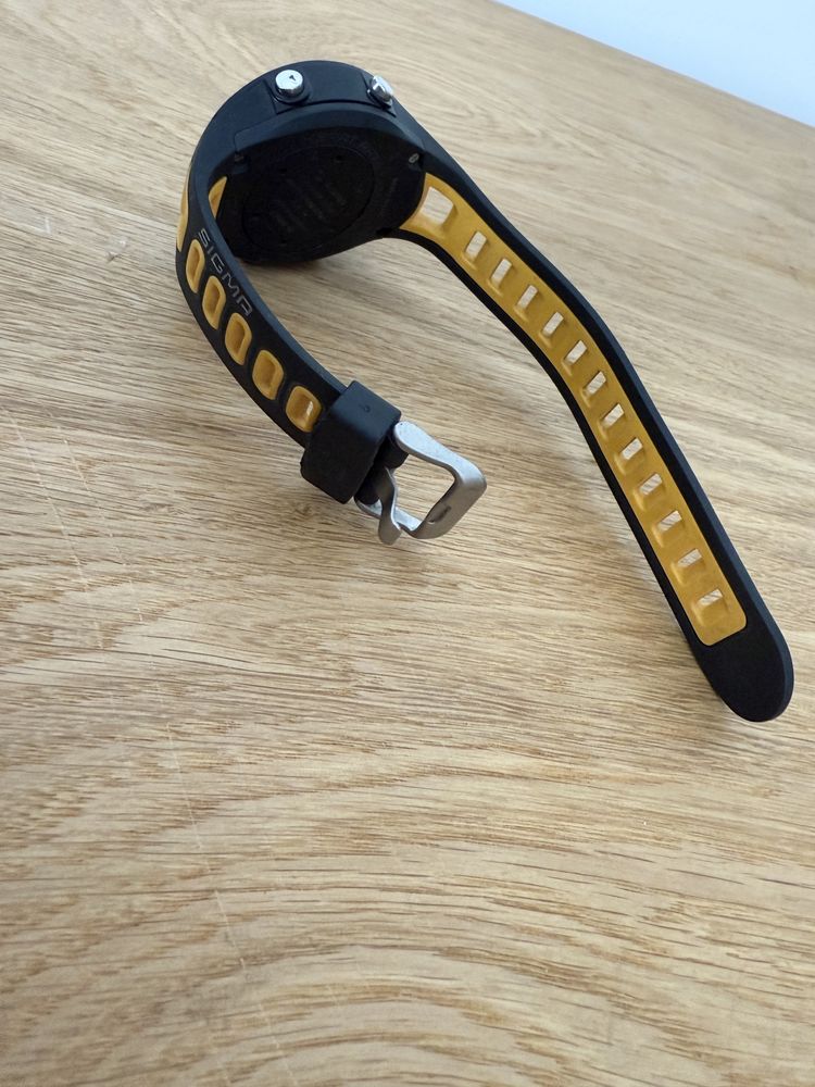 Sigma CR2032 zegarek pulsometr zolty czarny sportowy