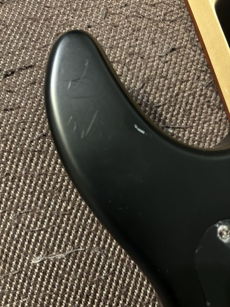 ESP LTD AP204 gitara basowa (w stylu precission bass)