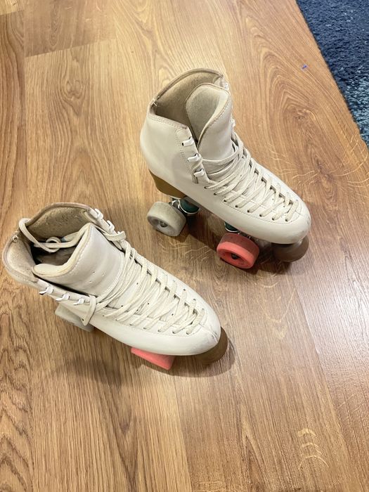 Patins  edea 230 bom estado rodas e regulementos com pouco uso