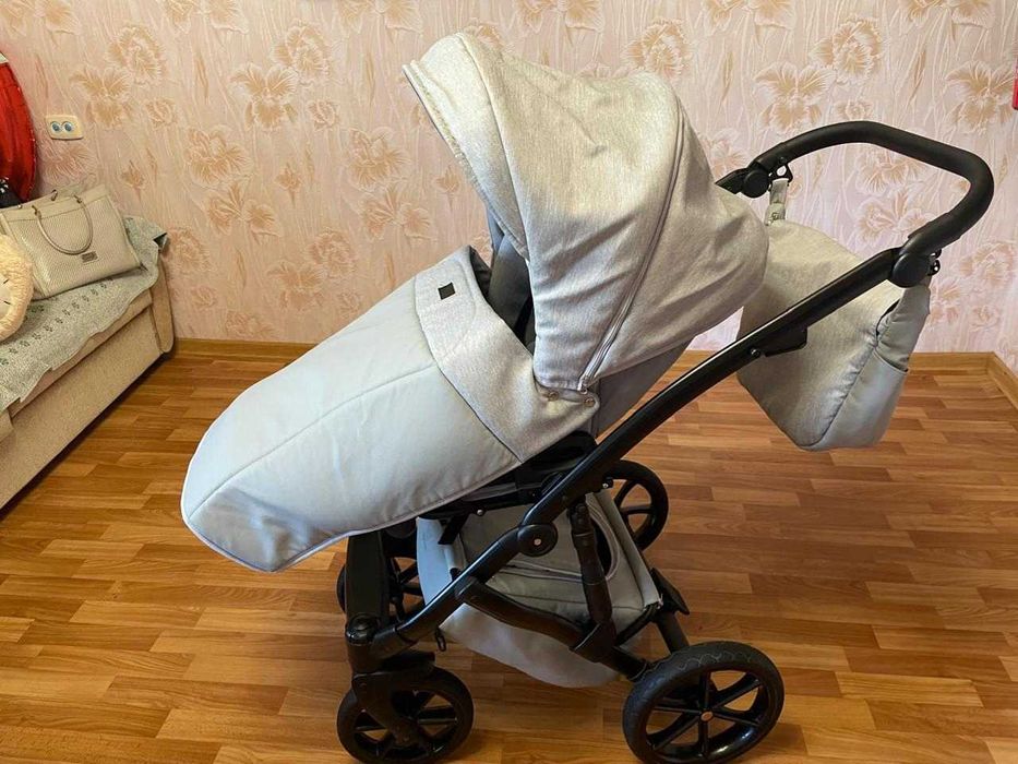 Продам дитячу коляску у відмінному стані