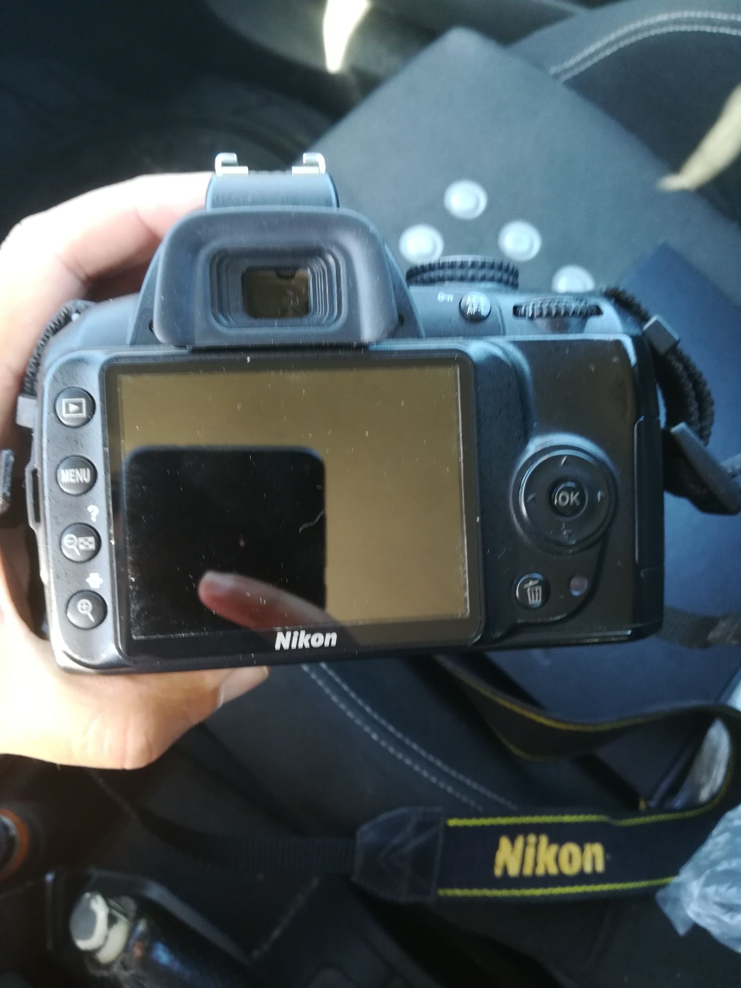 Máquina Fotográfica Nikon D3000