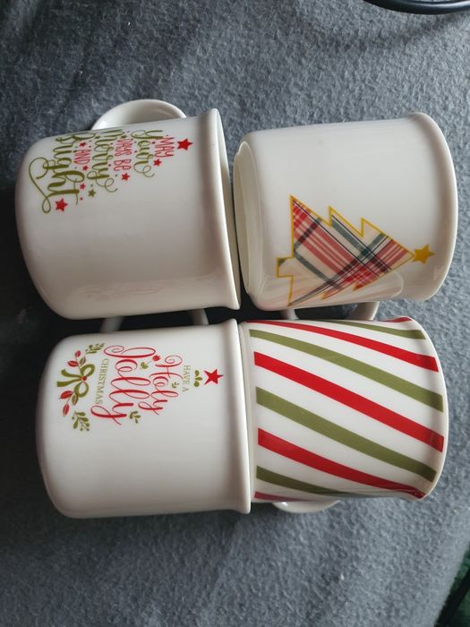 Zestaw  malych kubków świątecznych dla dzieci