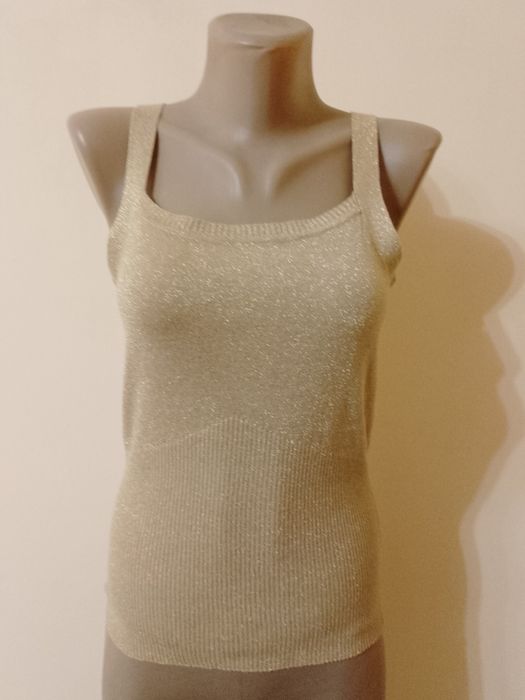 Продам набір жіночого одягу