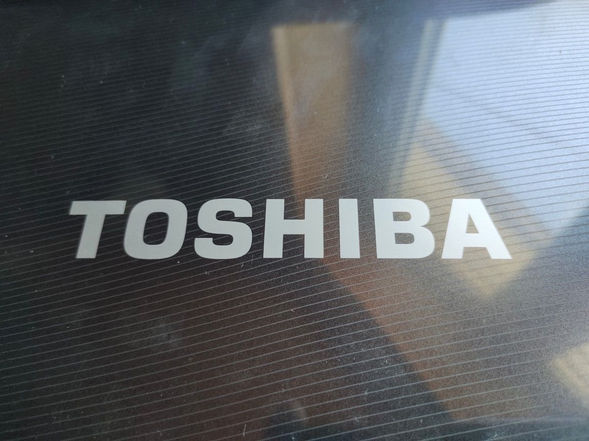 Ноутбук TOSHIBA SATELLITE L300 на запчастини