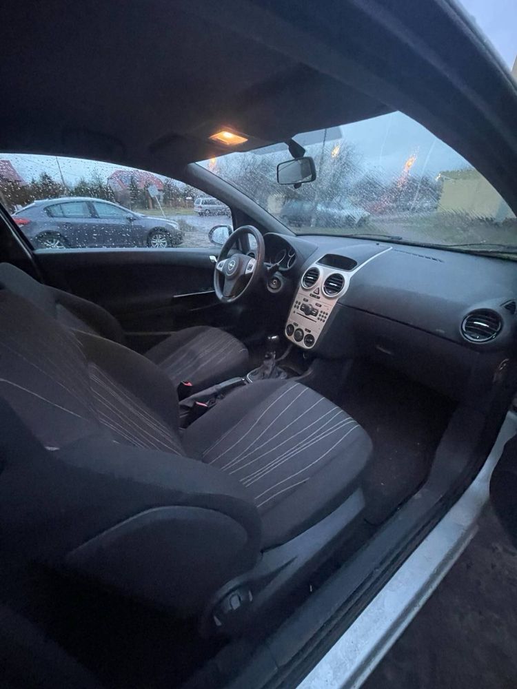 Sprzedam Opel Corsa D 2007- benzyna, 191 850km