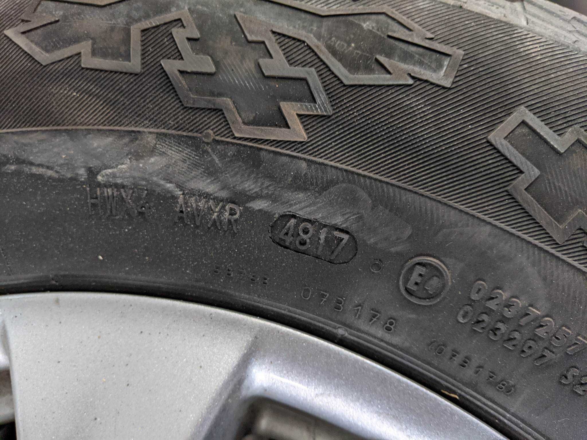 Шина гума резина колесо Continental ContiCrossContact Winter 225/75R16