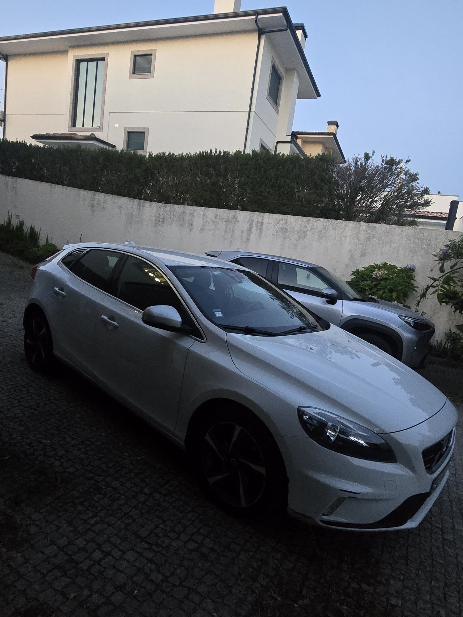 Volvo v40 Rdesign 2.0