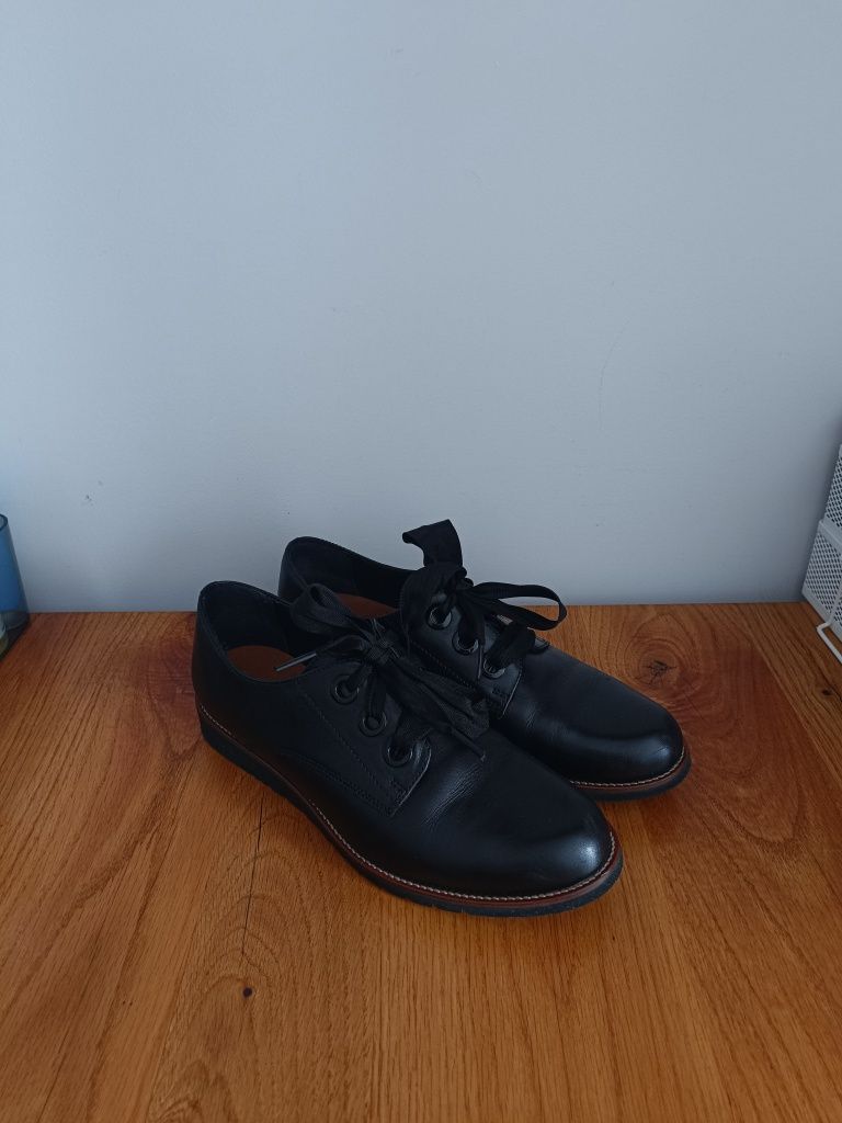Buty ze skóry ekologicznej - Lasocki