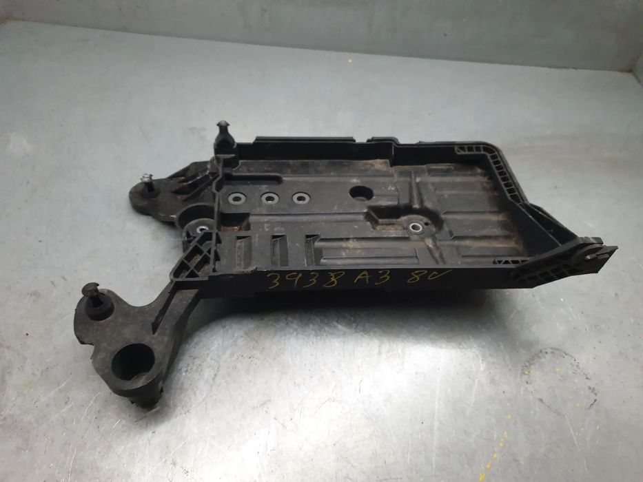 Base / caixa da bateria AUDI A3 (8V1, 8VK)