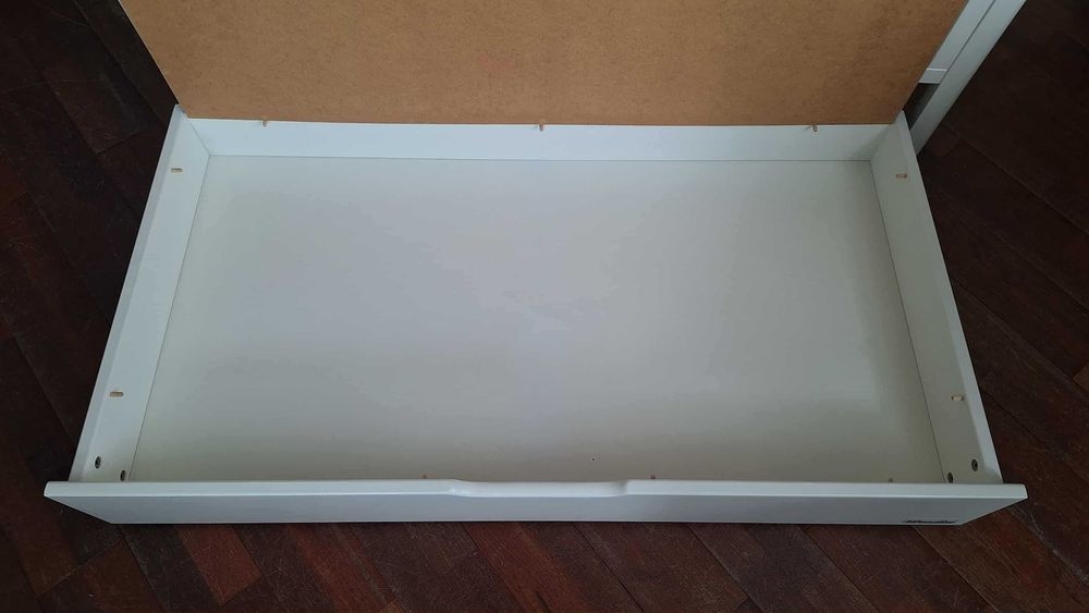 Drewniane białe łóżeczko Woodies Smooth Cot 120×60 szuflada materac