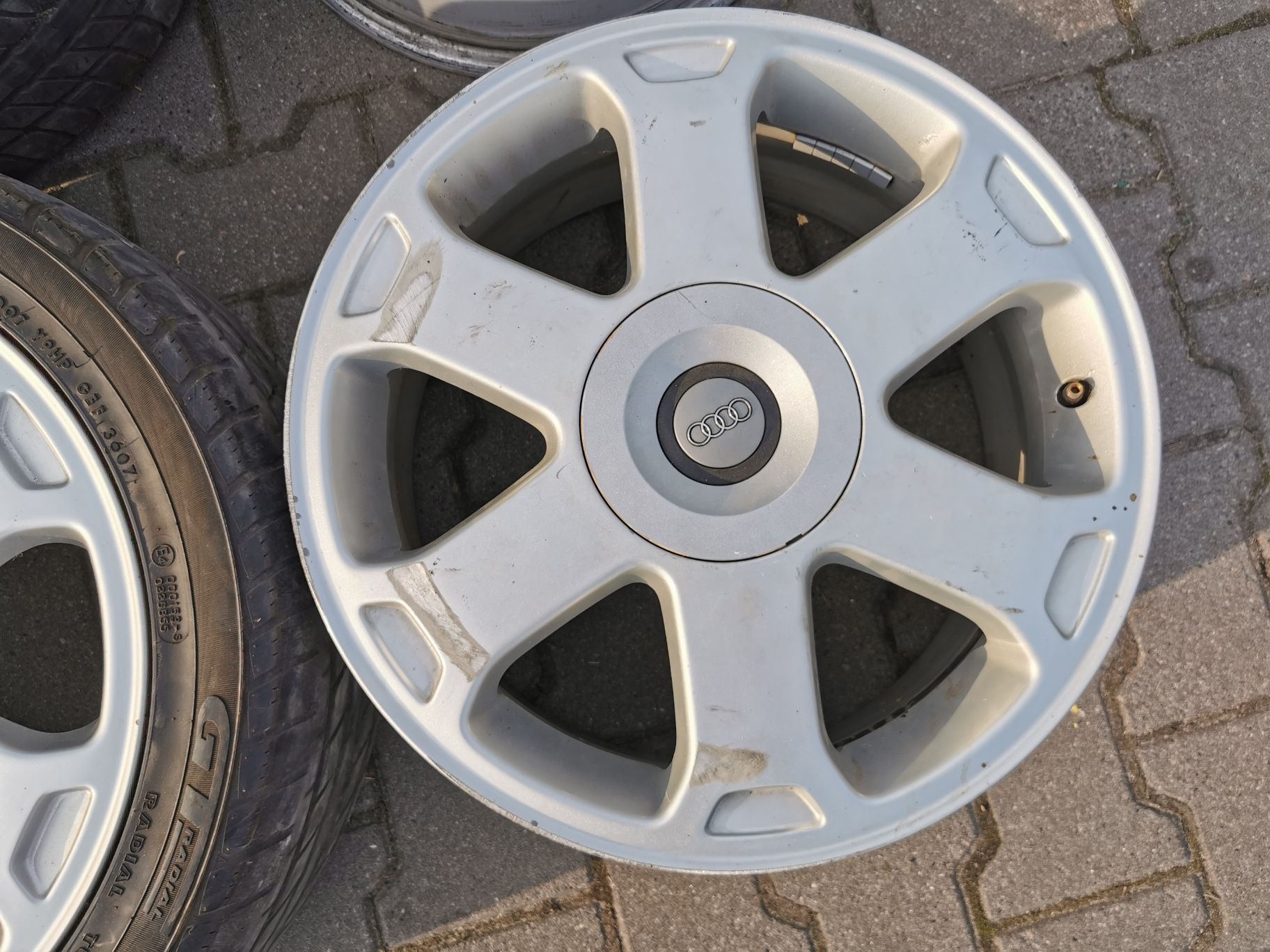 Felgi AVUS Audi S6 S4 B5 RS4 C4 Snowflake 2.7 V6 100 Komplet Kultowe