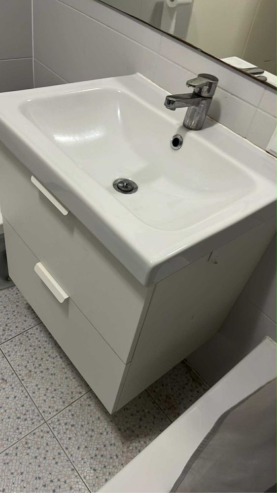 Szafka z umywalką umywalka wisząca szuflady szufladami IKEA