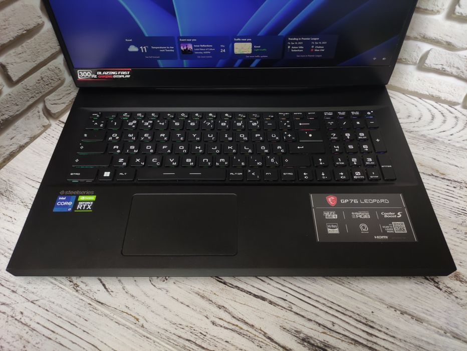 MSI Raider i7-11800H, RTX 3070(140w), 16 RAM, 1TB, 300Hz