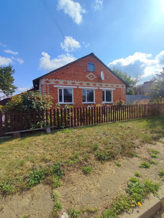 Продам просторий будинок  Село Сула   Є відновлення