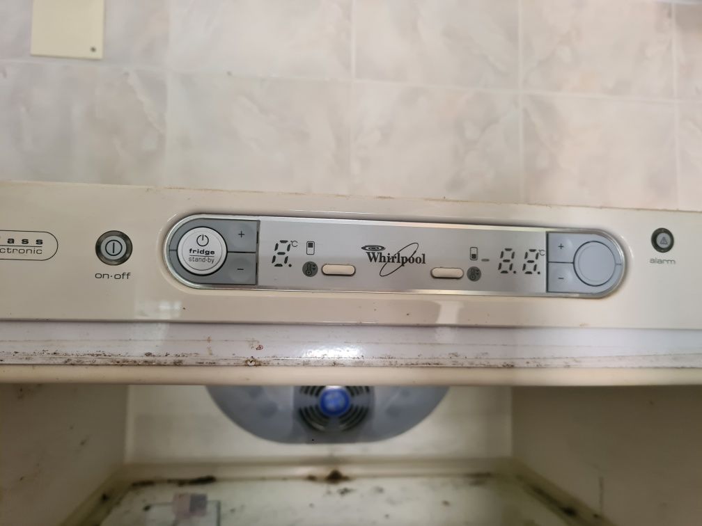Frigorífico Whirlpool ARC6680 funciona fraco