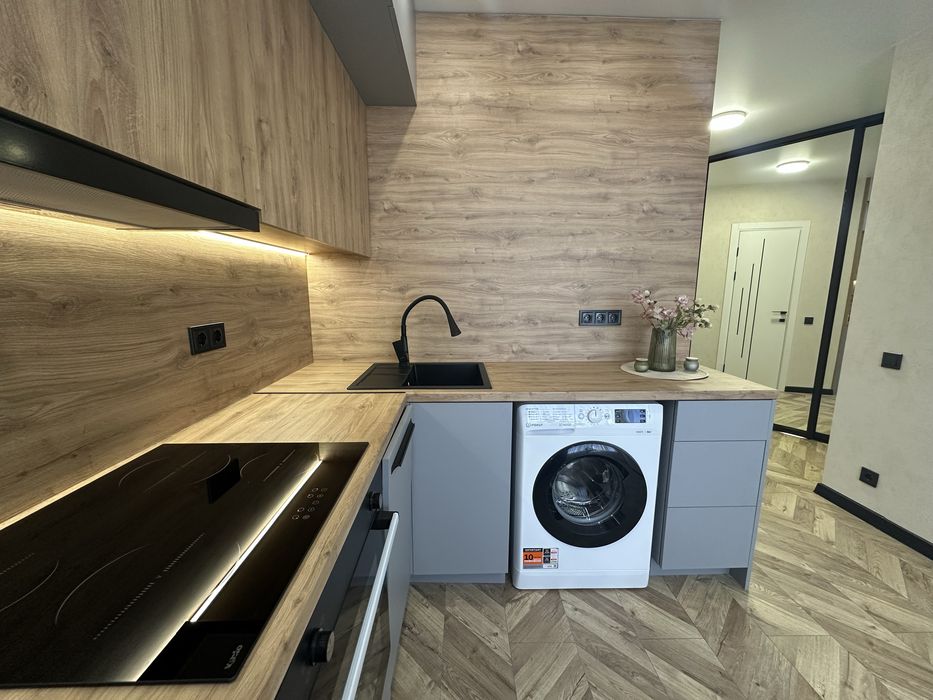 с.Софіївська Борщагівка майже Київ . Сама -сама !!!