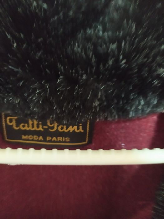 Capa xor bordeaux. Gola de veludo preto. NOVO. Tamanho LL