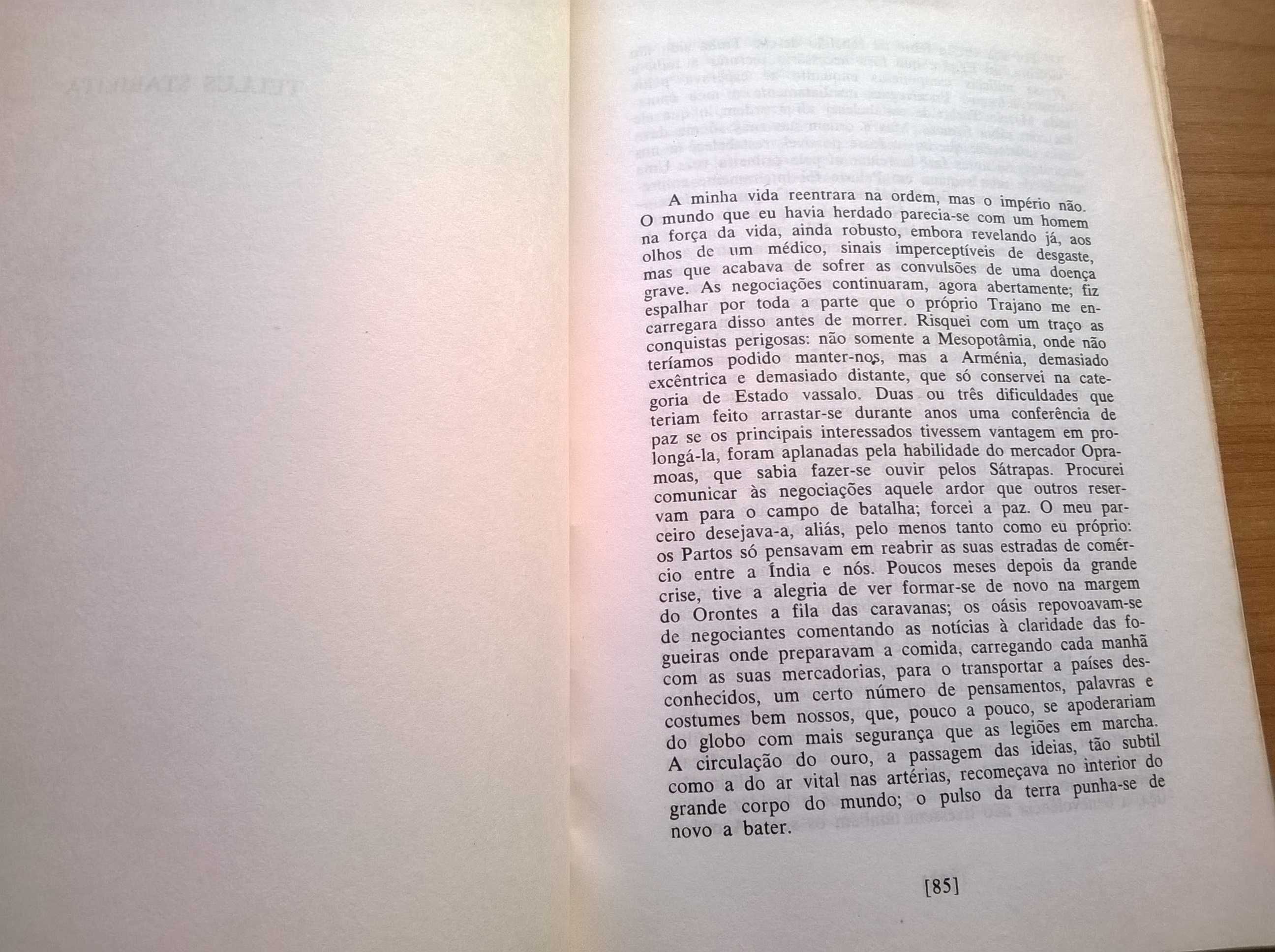 Memórias de Adriano - Marguerite Yourcenar