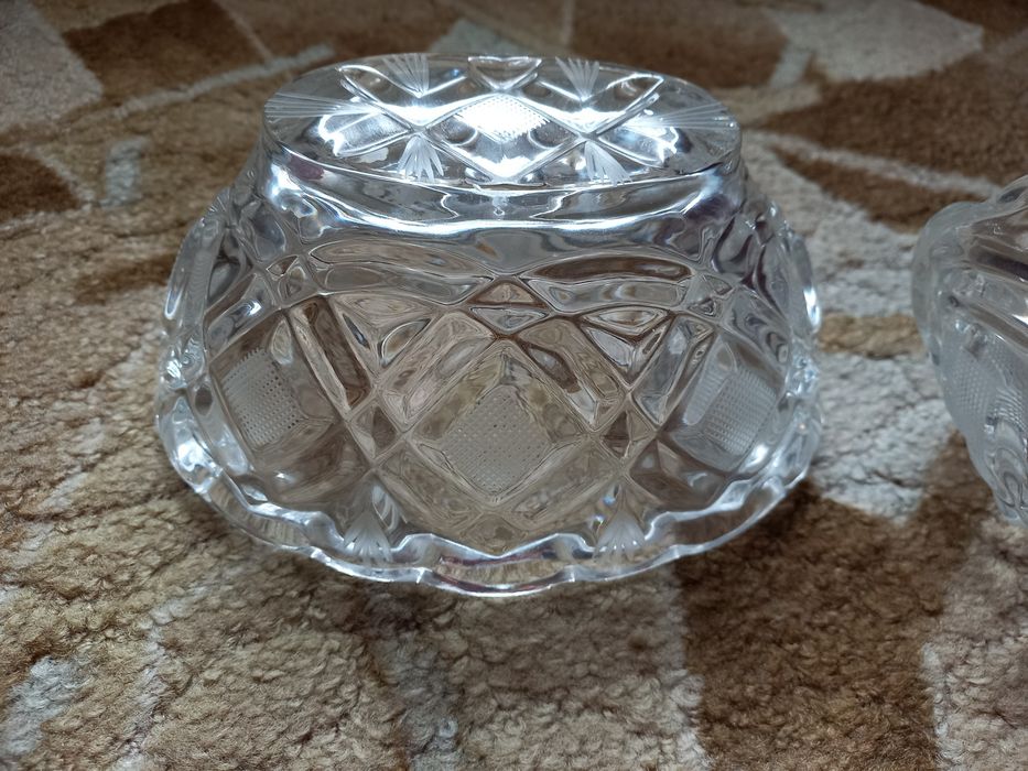 Хрустальні вази цукерниці