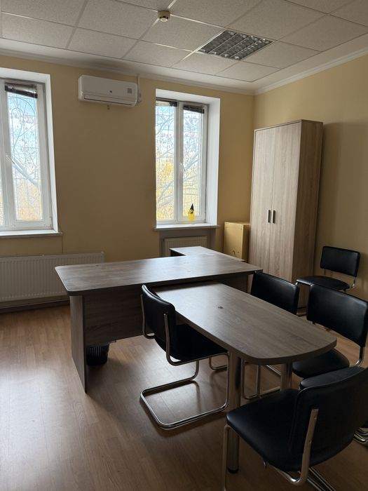 Здаю в оренду офіс в офісном центрі на Пушкінскій