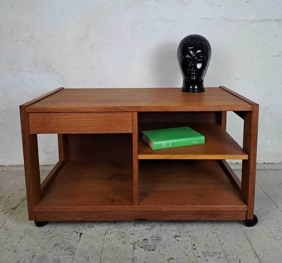 Szafka rtv duńska tekowa z lat 70. W stylu midmodern century.