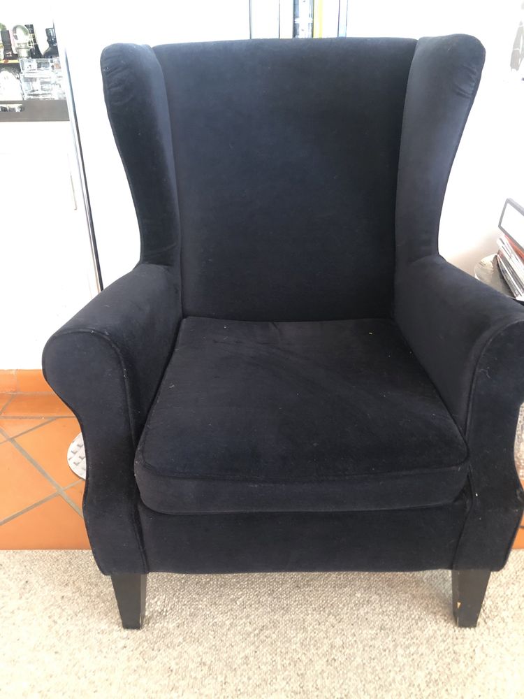 Baixa de preço!!! Vendo poltrona preta de veludo da Area 235€