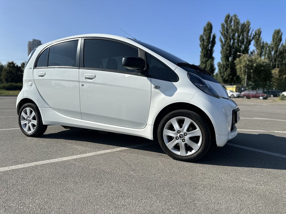 Citroen C-Zero, класна іграшка ;)