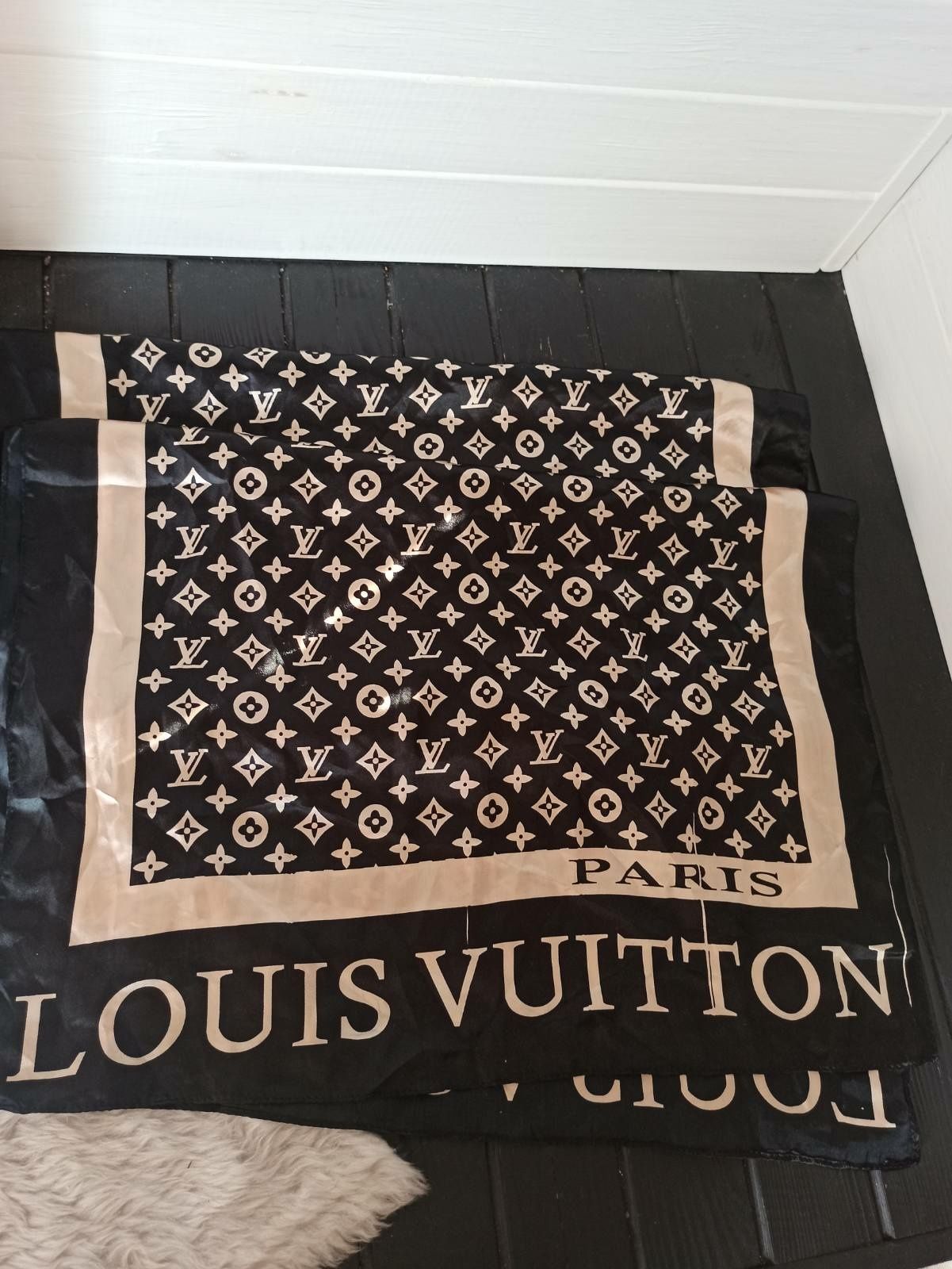 Шовковий платок шарф палантин Louise Vuitton