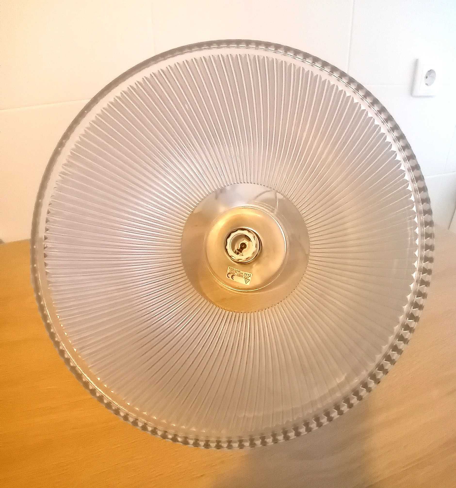 Candeeiro de tecto em vidro grosso, rigorosamente impecável