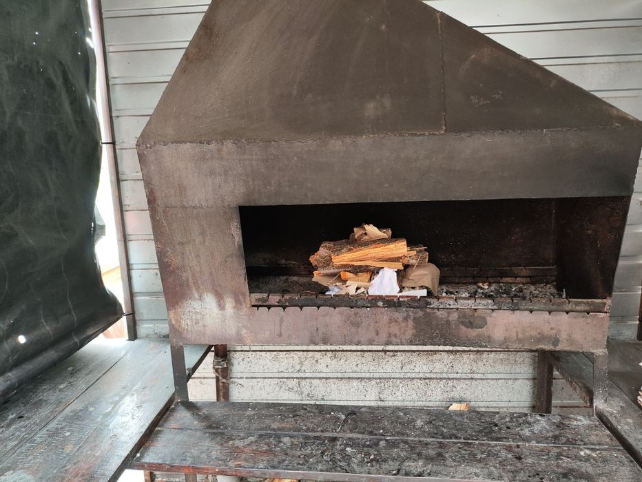 Аренда кафе 100 м2 в центре с летней площадкой, оборудованием и мангал