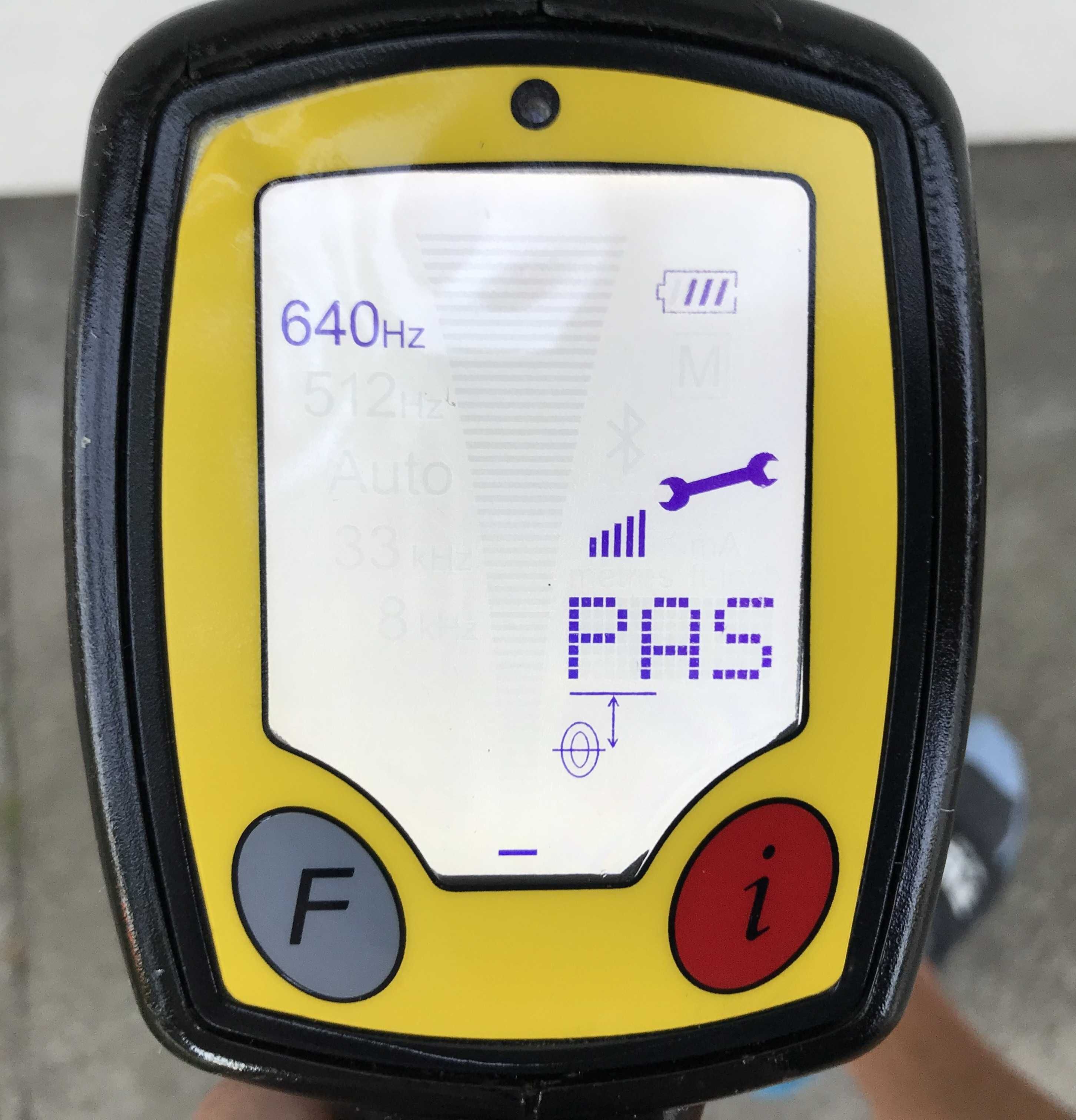 Radiodetektor EziCat i550  +generator EziTex t100  pomiar głębokości