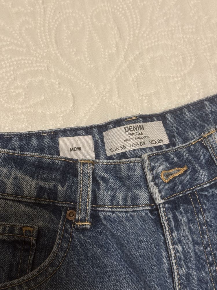 Calças de ganga Mom Bershka